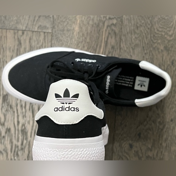 ADIDAS MENS SHOES US 8.5 - Picture 5 of 5